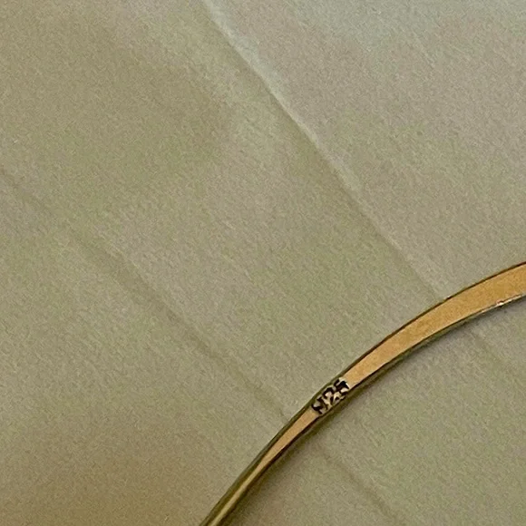 New Sterling Silver Baltic Amber Curved Thread Chick Hoop Earrings - Picture 5 of 6